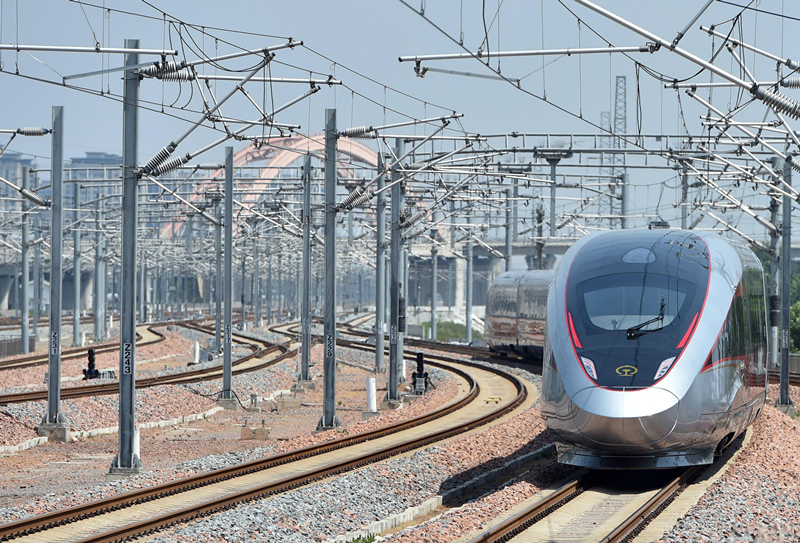 2022年6月20日，濟(jì)鄭高鐵鄭州首發(fā)G9206次列車駛出鄭州東站。